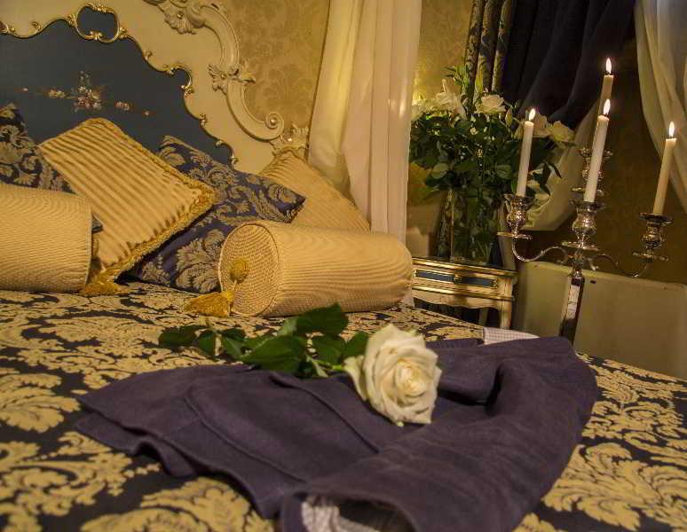 Becher 3* Venezia
